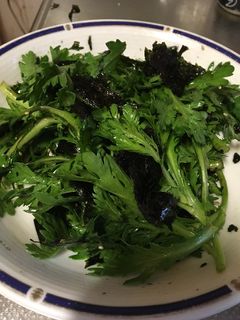♡農家直伝♡時短料理!!春菊の生サラダ-レシピのメイン写真
