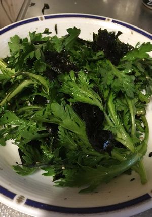 ♡農家直伝♡時短料理!!春菊の生サラダ-レシピのメイン写真
