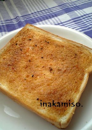 『トースト』パンにお醤油塗りました♪-レシピのメイン写真