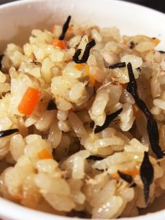 ひじきの炊き込みご飯-レシピのメイン写真