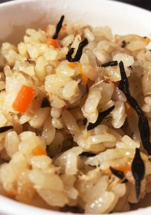 ひじきの炊き込みご飯-レシピのメイン写真