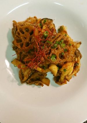 たっぷりキノコと蓮根鶏炒め-レシピのメイン写真