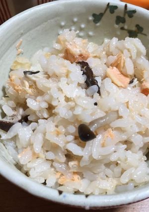 甘塩鮭ときのこの炊き込みご飯-レシピのメイン写真