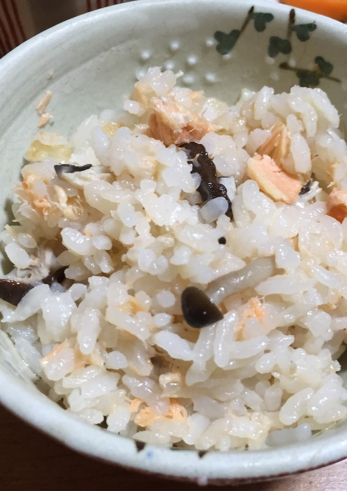甘塩鮭ときのこの炊き込みご飯-レシピのメイン写真