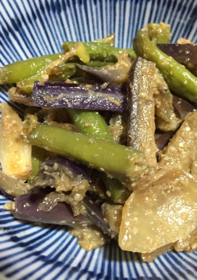 ナスといんげん、たまねぎの味噌炒め-レシピのメイン写真