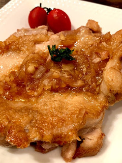 簡単チキンソテーニンニク玉ねぎソース-レシピのメイン写真