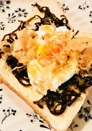 ふじっ子煮でボリュームオープンサンド-レシピのメイン写真