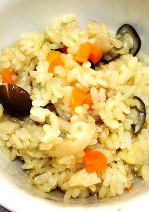 圧力鍋で直火炊きトリ釜飯風キノコご飯-レシピのメイン写真