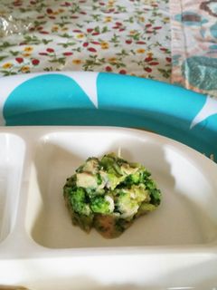 離乳食中期うおっこりーサラダ-レシピのメイン写真