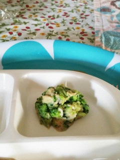 離乳食中期うおっこりーサラダ-レシピのメイン写真