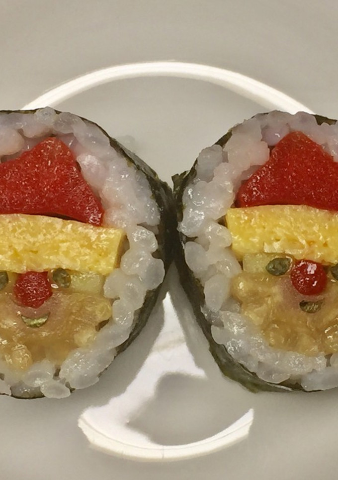 寿司型・模様巻き(サンタ2個だけお弁当)-レシピのメイン写真
