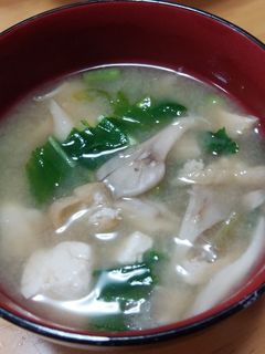 舞茸と小松菜の味噌汁-レシピのメイン写真