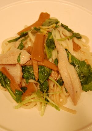 簡単！ルッコラが香る　シンプル焼きうどん-レシピのメイン写真