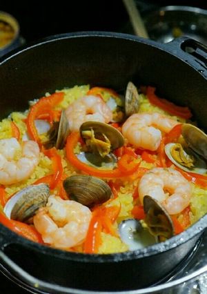 【キャンプ飯】ダッチオーブンでパエリア-レシピのメイン写真