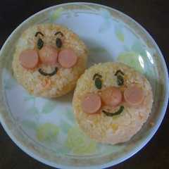 รูปของ キャラ弁　アンパンマンおにぎり