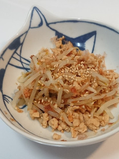 余った鶏そぼろで!もやしとおかかの和え物-レシピのメイン写真