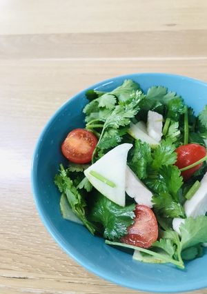 パクチーと青リンゴのチキンサラダ-レシピのメイン写真