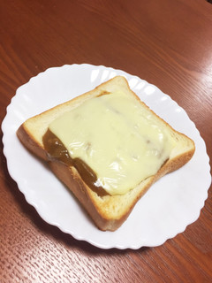 残ったカレーでチーズカレーピザトースト-レシピのメイン写真
