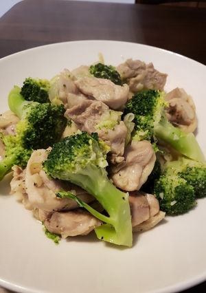 鶏肉とブロッコリーのガーリック炒め-レシピのメイン写真