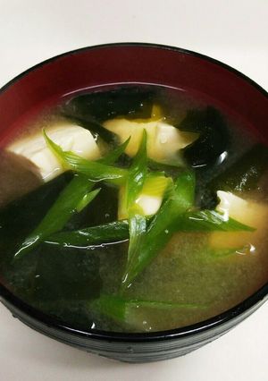 簡単！豆腐とわかめの味噌汁☆基本の「キ」-レシピのメイン写真