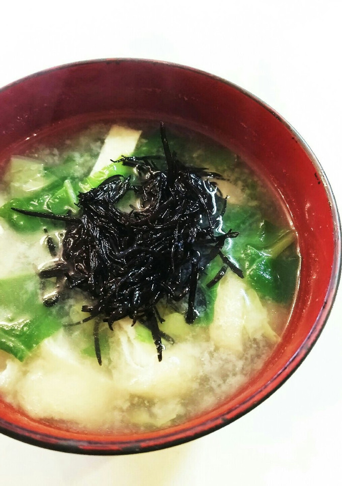 白菜とひじきと油揚げの味噌汁-レシピのメイン写真