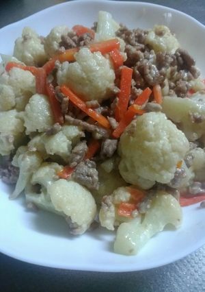 カリフラワーとひき肉のマヨ炒め-レシピのメイン写真