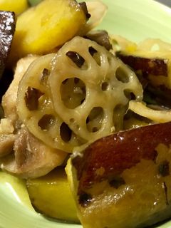 薩摩芋と蓮根鶏肉の煮物 簡単レシピ-レシピのメイン写真