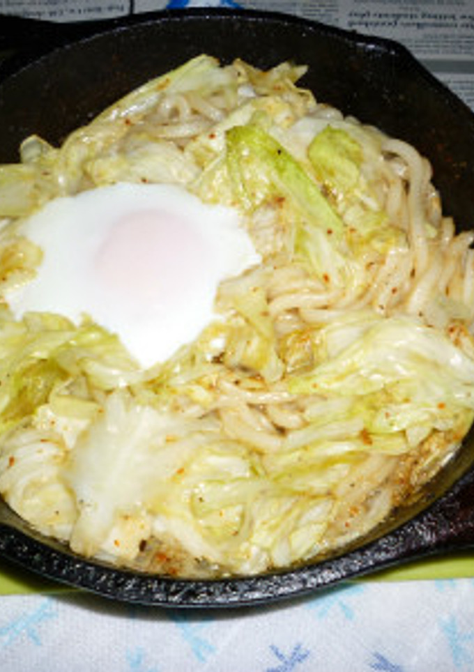 簡単なキャベツのアヒージョ炒め焼きうどん-レシピのメイン写真