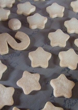 サクサク型抜きクッキー♪-レシピのメイン写真