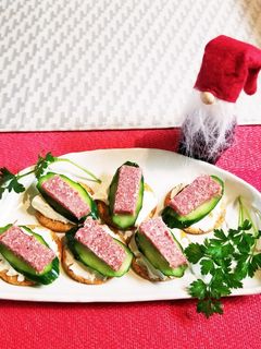 クリチとコンビーフのカナッペ-レシピのメイン写真
