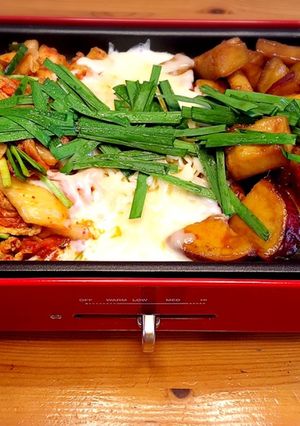 豚キムチと甘辛薩摩芋のチーズタッカルビ風-レシピのメイン写真