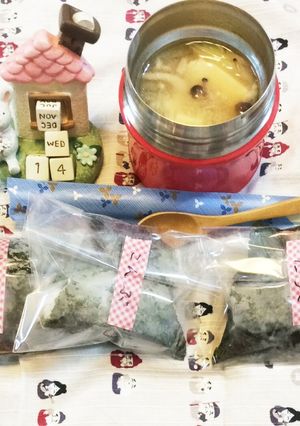 スープジャー 豆腐と鶏ひき肉の味噌汁-レシピのメイン写真