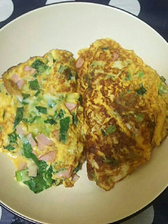 ハムとこまつ菜のチーズオムレツ-レシピのメイン写真