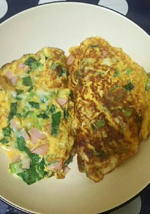 ハムとこまつ菜のチーズオムレツ-レシピのメイン写真