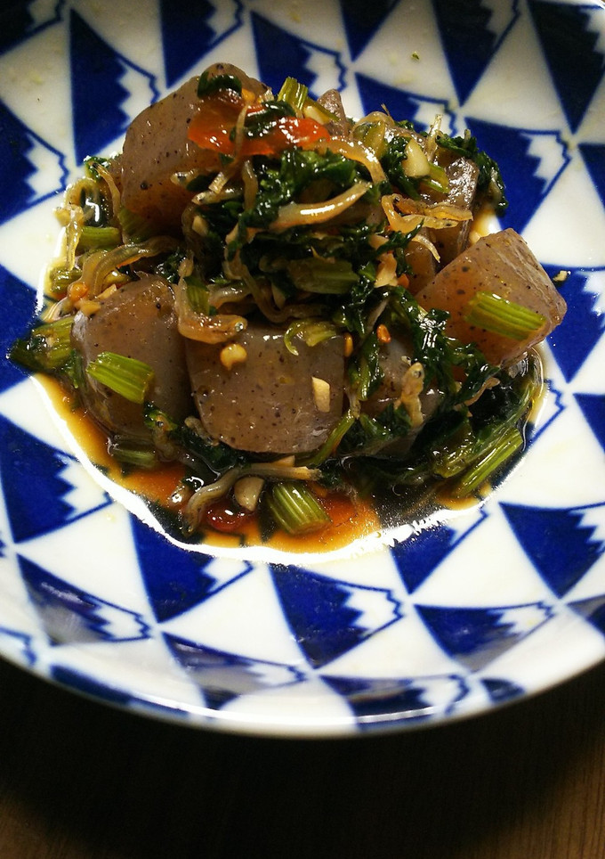 セロリの葉と蒟蒻の甘辛炒め-レシピのメイン写真