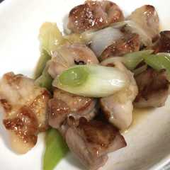 รูปของ 鶏ももとねぎの白だし炒め