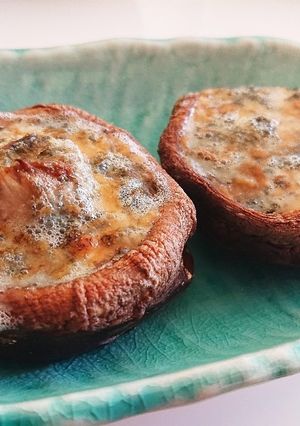 お酒の肴にも◎♪椎茸のブルーチーズ焼き☆-レシピのメイン写真