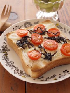 ふじっ子煮deチーズトースト-レシピのメイン写真