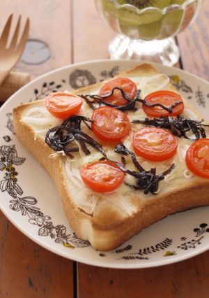 ふじっ子煮deチーズトースト-レシピのメイン写真