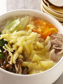 洋風で野菜をたっぷり!豆乳チーズ鍋-レシピのメイン写真