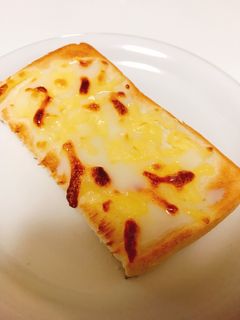 ハマる♡練乳チーズトースト-レシピのメイン写真