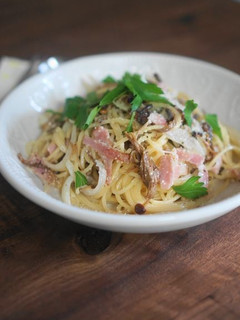 濃い黒えのきとベーコンのクリームパスタ-レシピのメイン写真