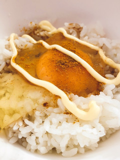 ほんのりスパイス!カレー風味の卵かけご飯-レシピのメイン写真