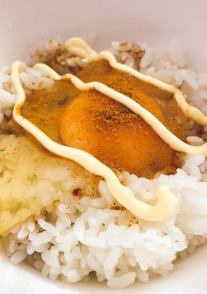 ほんのりスパイス！カレー風味の卵かけご飯-レシピのメイン写真