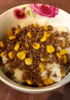 とうもろこし入りそぼろご飯-レシピのメイン写真