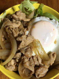 かんたん豚丼に目玉焼きON!-レシピのメイン写真