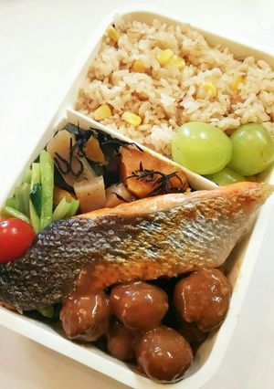 お弁当(11/17)鮭弁当-レシピのメイン写真