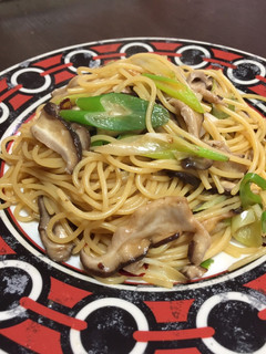 オイスターソースで長ネギと椎茸のパスタ-レシピのメイン写真