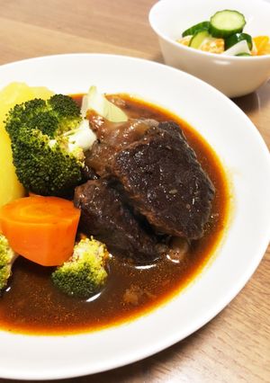 お肉たっぷり♪ビーフシチュー-レシピのメイン写真