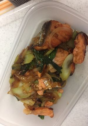 鮭と玉ねぎの甘酢炒め-レシピのメイン写真